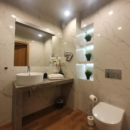 Ceglana 72 - New- Lux- Free Underground Parking Apartment