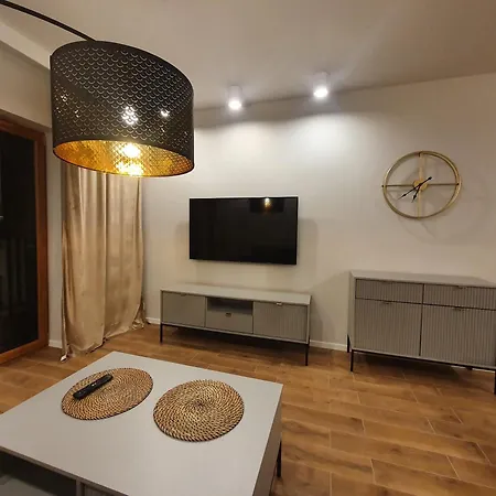 Apartment Ceglana 72 - New- Lux- Free Underground Parking *