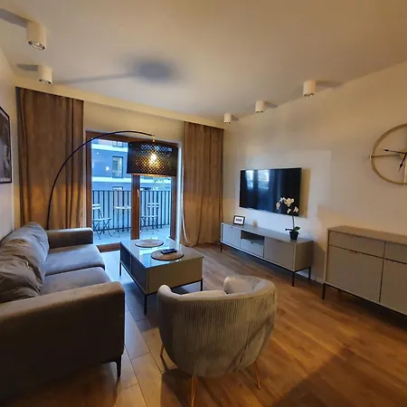 Apartment Ceglana 72 - New- Lux- Free Underground Parking